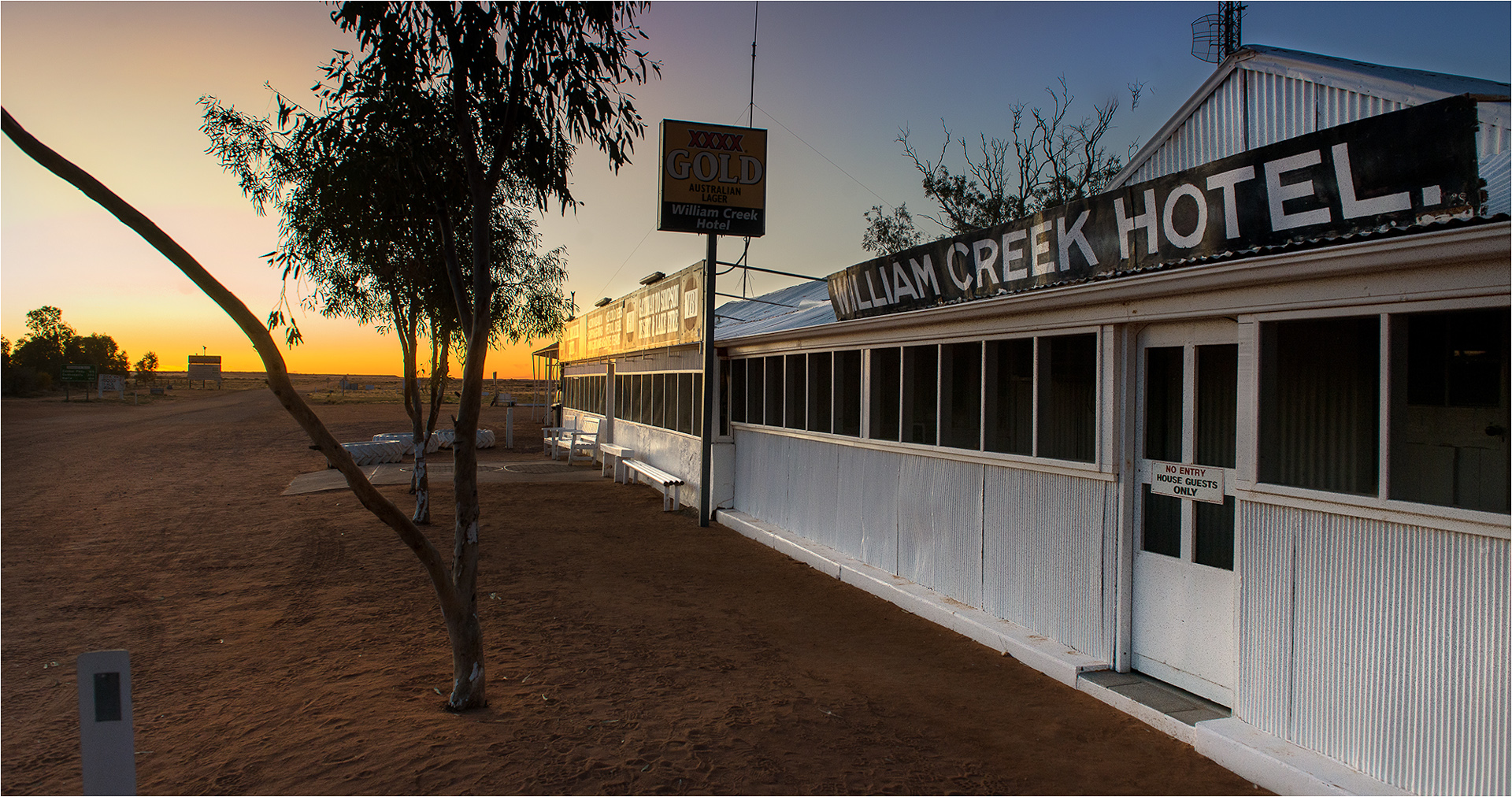 William Creek  on the Oodnadatta Track, S/A