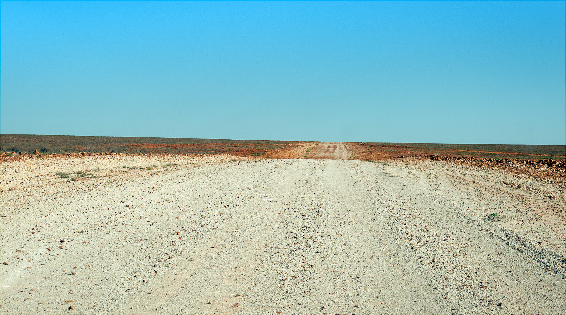 Warra Gate road suth of Noccundra